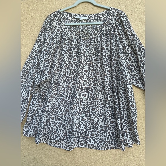 LOFT Black and White Relaxed Boxy Blouse Animal Print Size 24 Plus - Picture 1 of 7